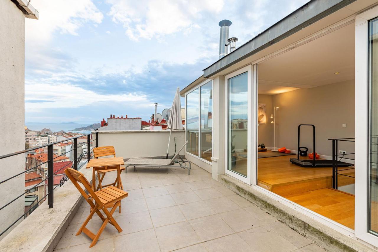 Mesmerizing Flat With Bosphorus View In Beyoglu Leilighet Istanbul Eksteriør bilde